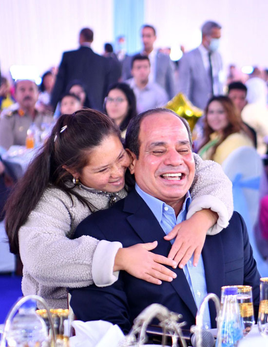 الرئيس السيسى يشهد احتفالية عيد الفطر مع أبناء الشهداء (11)