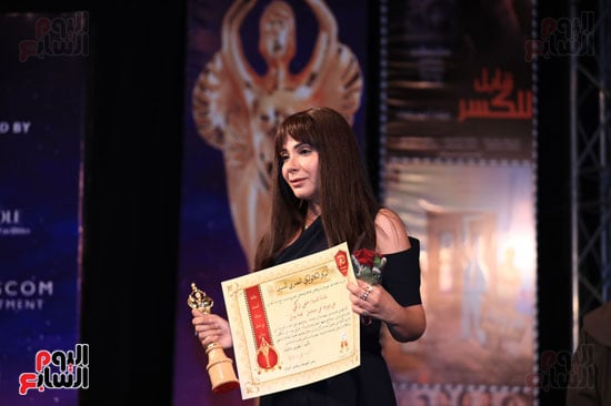 جائزة أفضل ممثلة دراما للنجمة منى زكى عن مسلسل لعبة نيوتن (1)