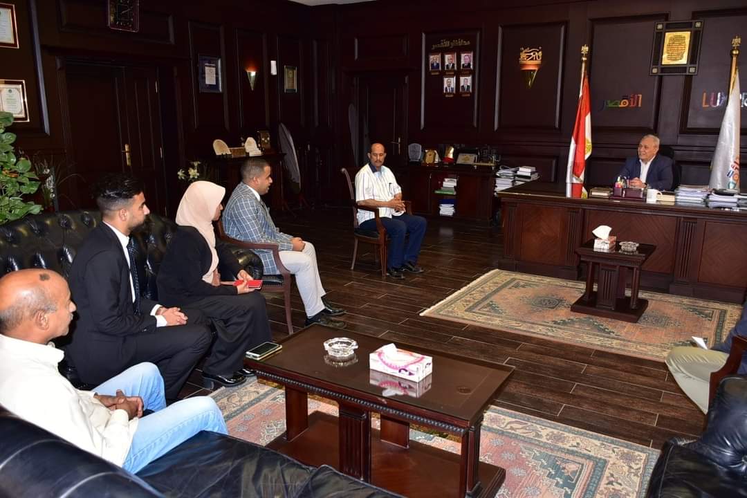 لقاء أعضاء برلمان شباب مصر مع محافظ الأقصر (3)