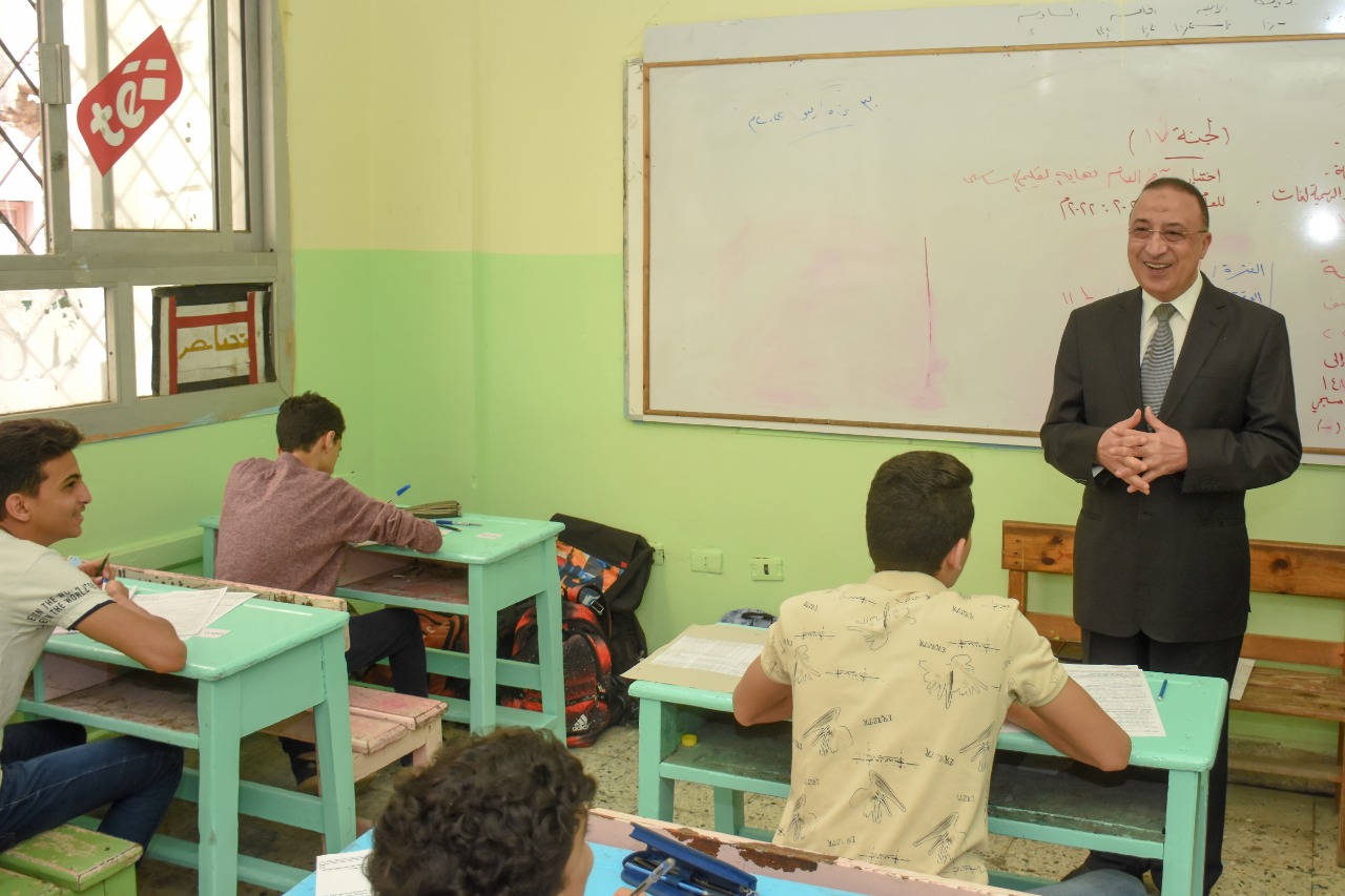 الإسكندرية يؤدون امتحانات الشهادة الإعدادية