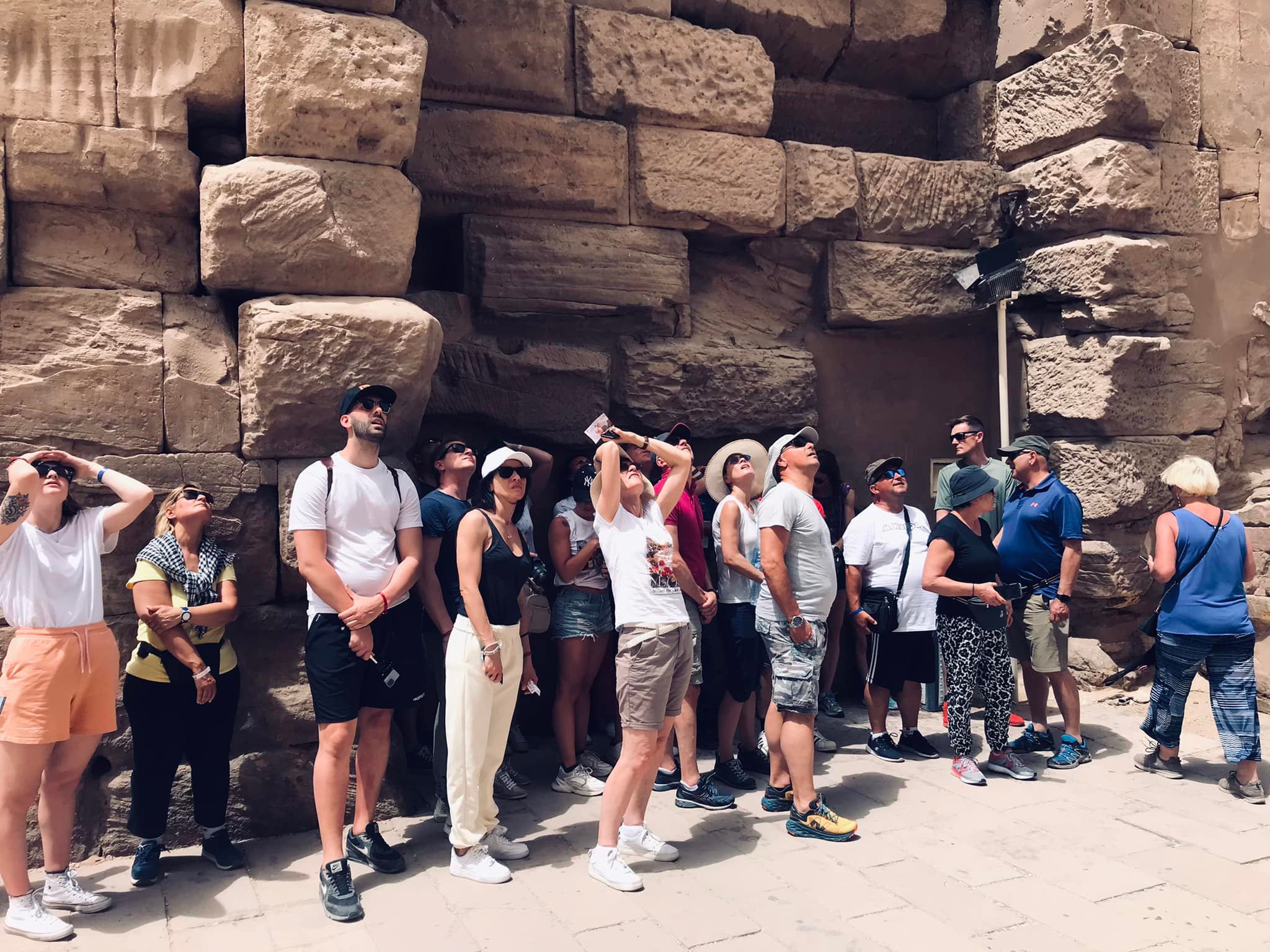 إقبال سياحى مميز للإستمتاع بسحر الحضارة المصرية القديمة بالأقصر