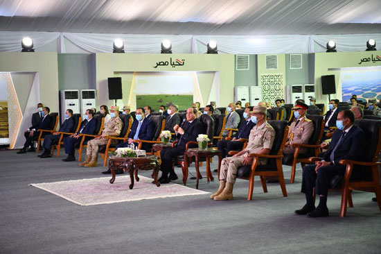 الرئيس السيسي يشهد افتتاح مشروع مستقبل مصر للإنتاج الزراعى (12)