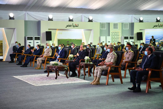 الرئيس السيسي يشهد افتتاح مشروع مستقبل مصر للإنتاج الزراعى (2)