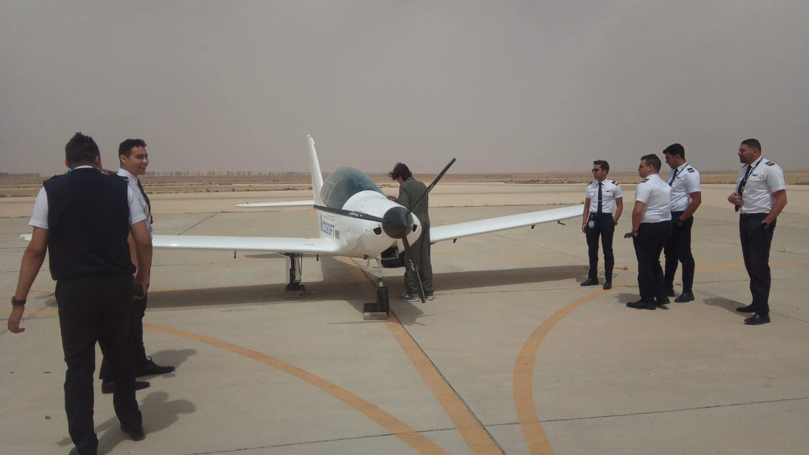 الطيار الأصغر فى العالم بمطارات مصر