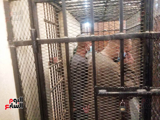 الظهور-الأول-لمصطفى-البنك-مستريح-أسوان-فى-قفص-المحكمة-(2)