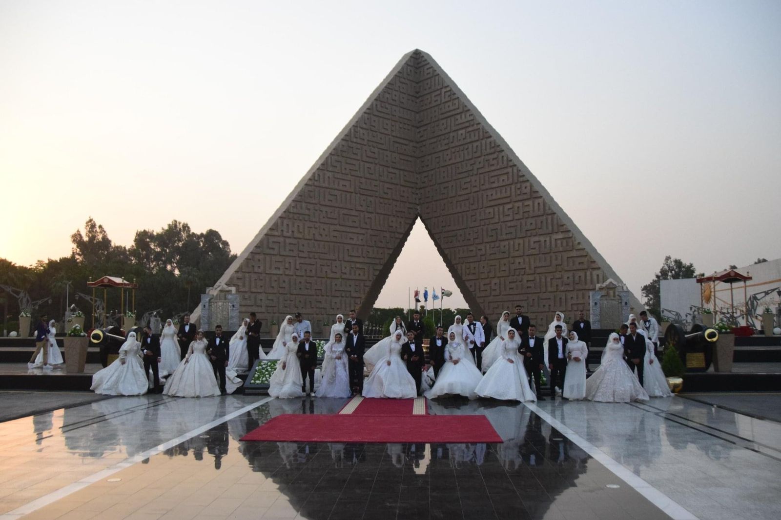 المنطقة المركزية العسكرية تنظم حفل زفاف جماعى لعدد 100 شاب وفتاة (2)
