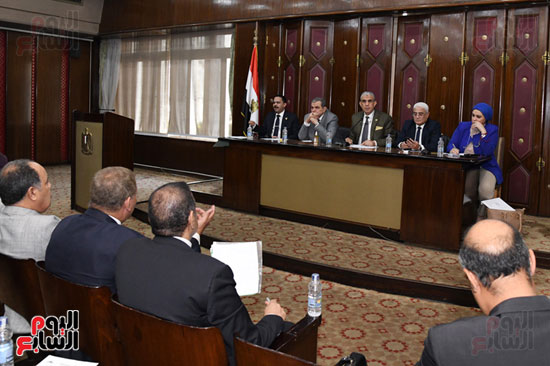 لجنة القوى العاملة بمجلس النواب برئاسة النائب عادل عبد الفضيل عياد (2)