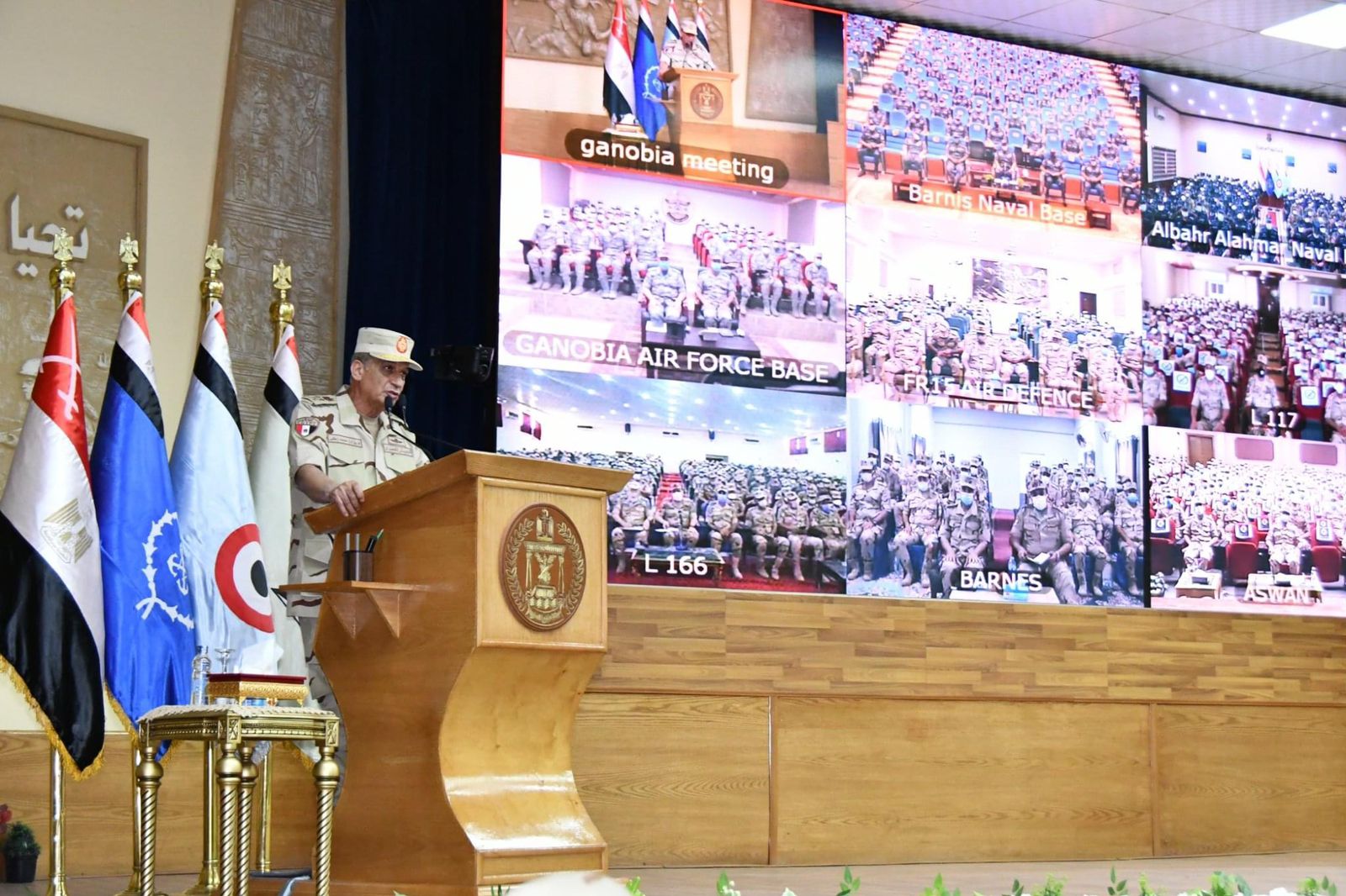 وزير الدفاع يشهد المرحلة الرئيسية لمشروع خالد - 20