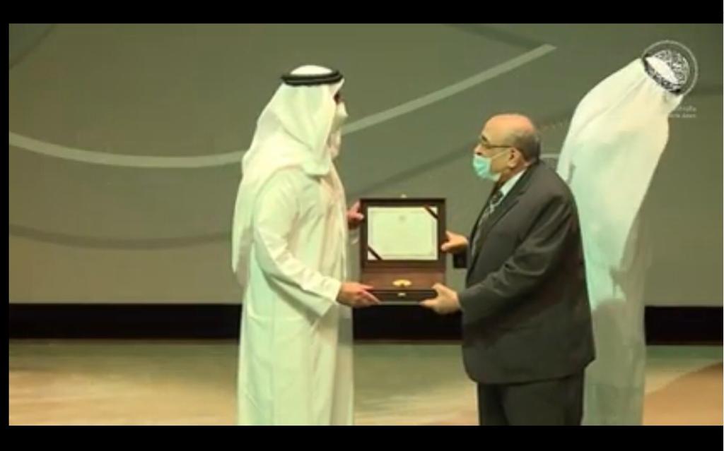 مدير مكتبة الإسكندرية يتسلم جائزة الشيخ زايد للكتاب (7)