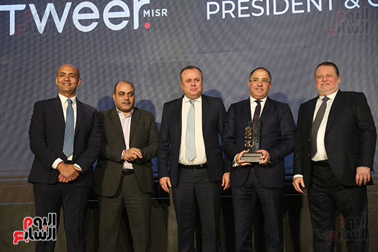 تكريم-أحمد-شلبي-الرئيس-التنفيذي-والعضو-المنتدب-لشركة-تطوير-مصر