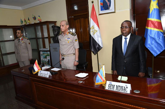 وزير-الدفاع--يعود-إلى-أرض-الوطن-عقب-إنتهاء-زيارته-الرسمية-إلى-جمهورية-الكونغو-(4)