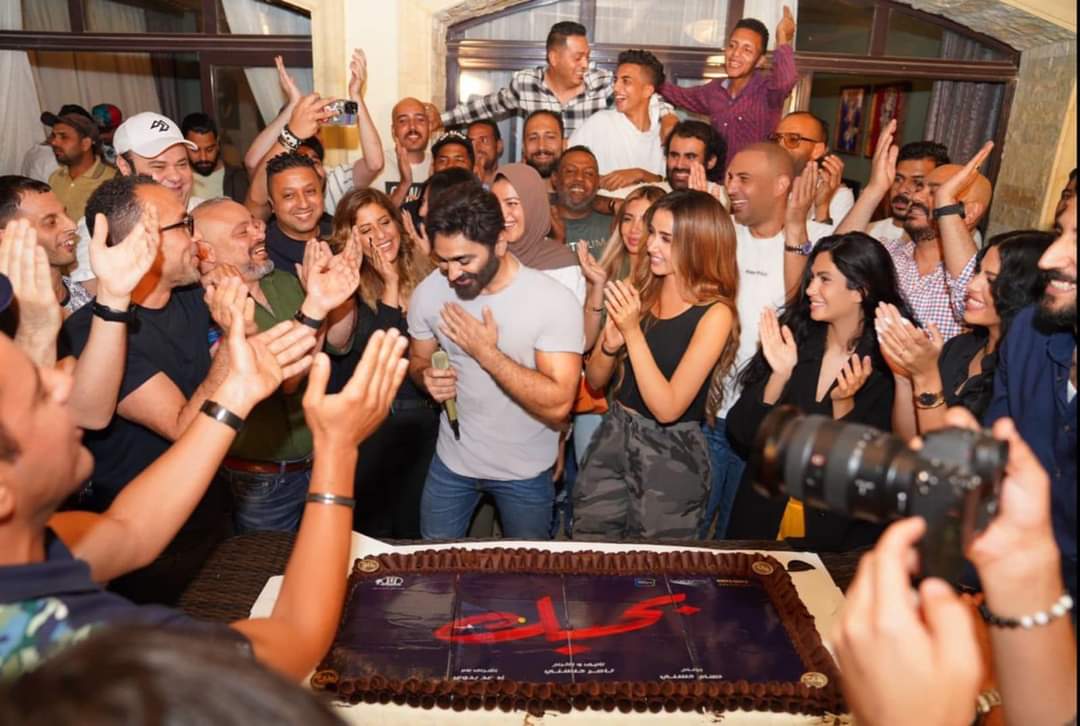 تامر حسنى وهنا الزاهد وهدى المفتى يحتفلون بانتهاء تصوير الفيلم (5)