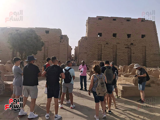 الأقصر-تشهد-حالة-من-الرواج-السياحى-والإقبال-المميز-للأفواج-السياحية-(1)