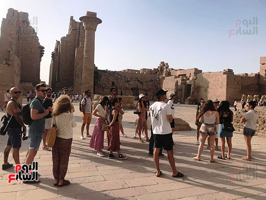 الأقصر-تشهد-حالة-من-الرواج-السياحى-والإقبال-المميز-للأفواج-السياحية-(3)