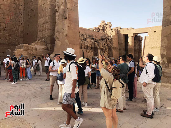 الأقصر-تشهد-حالة-من-الرواج-السياحى-والإقبال-المميز-للأفواج-السياحية-(9)