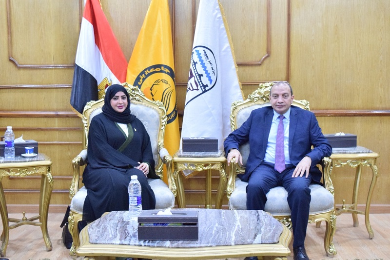 رئيس جامعة بني سويف يستقبل المستشار الثقافي بسفارة مملكة البحرين بالقاهرة (1)