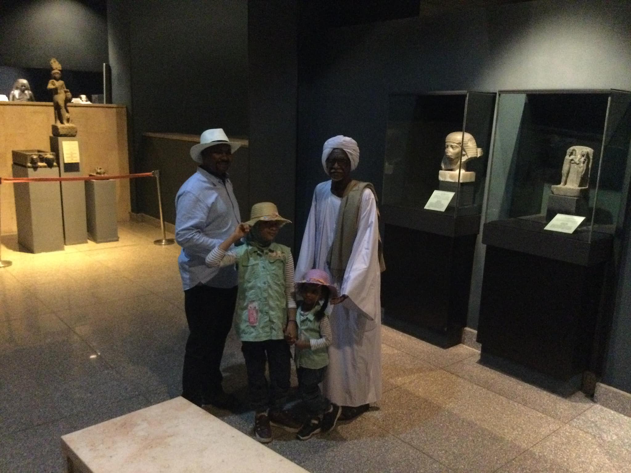قنصل السودان فى مصر يزور معابد ومتاحف الأقصر  (3)