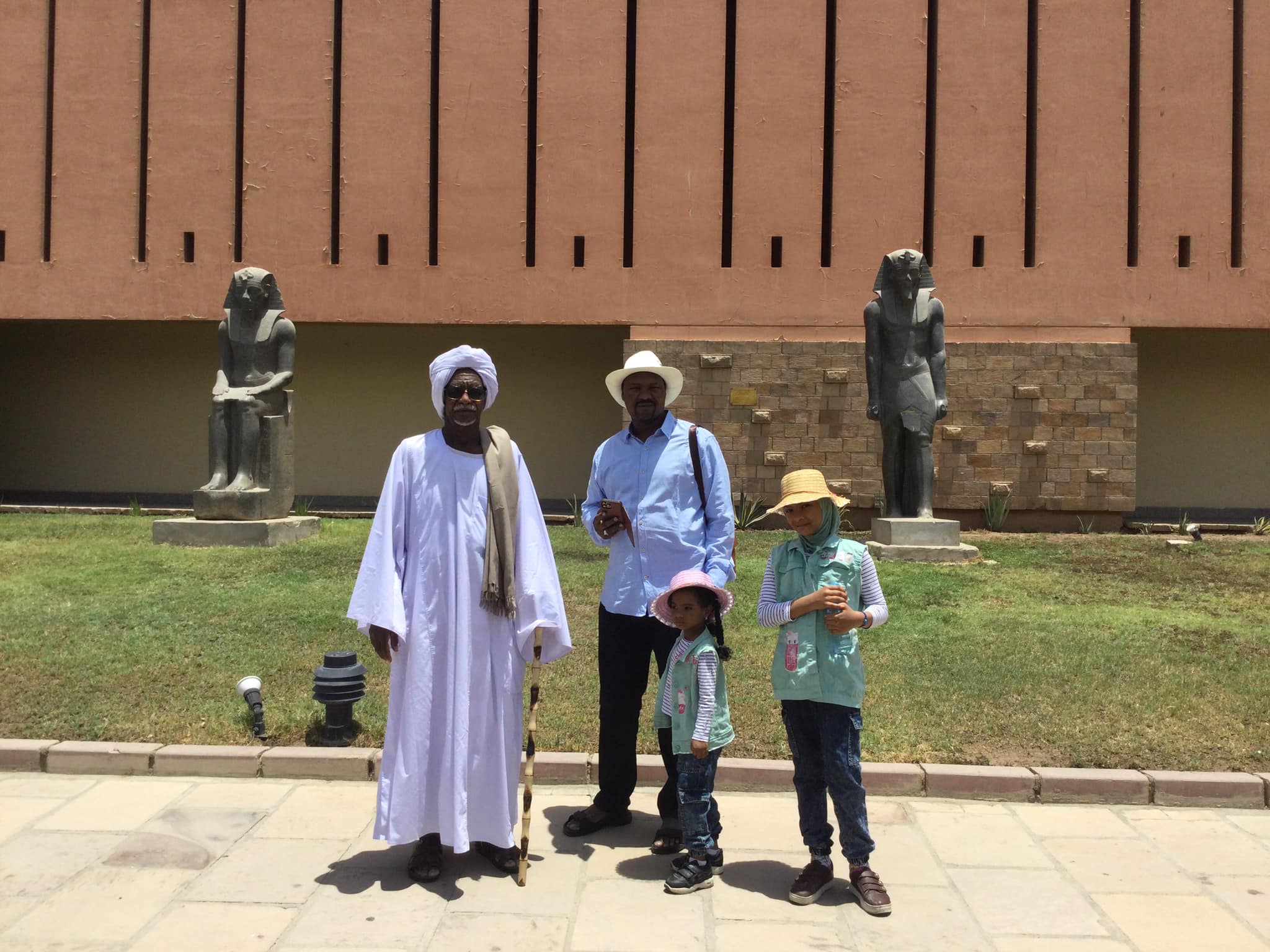 قنصل السودان فى مصر يزور معابد ومتاحف الأقصر  (5)