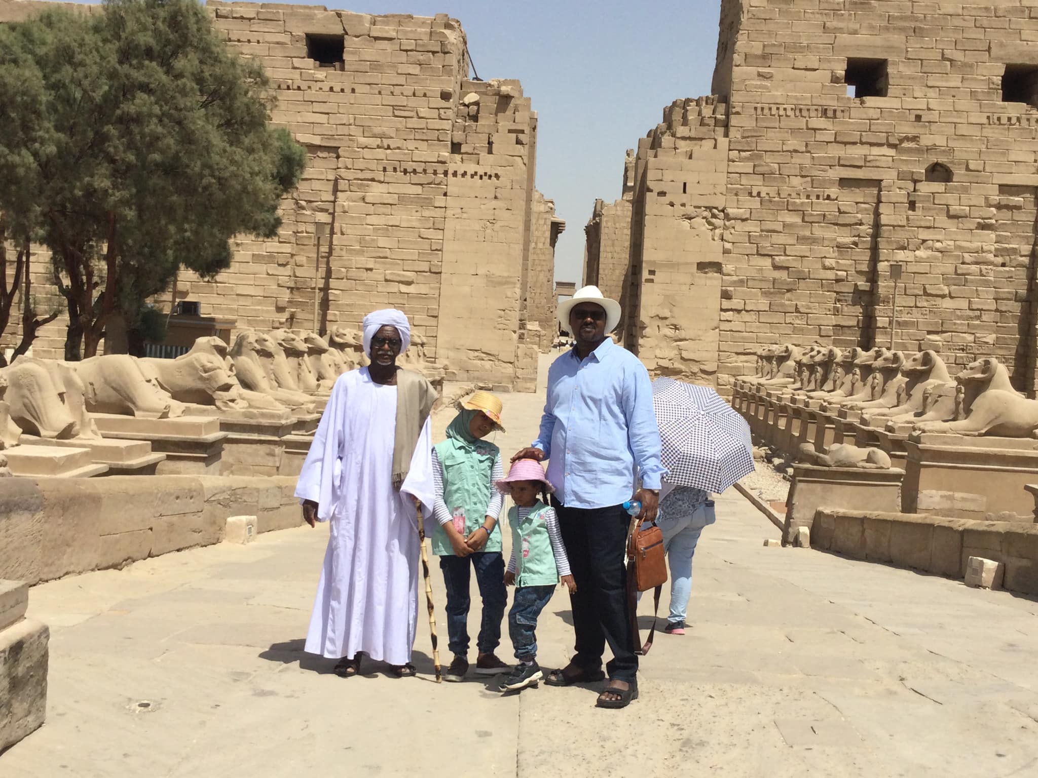 قنصل السودان فى مصر يزور معابد ومتاحف الأقصر  (1)