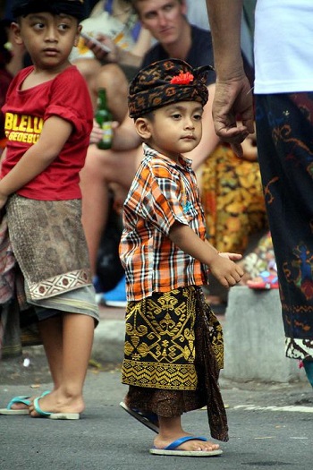 الاطفال في بالي