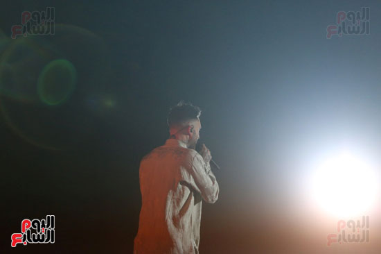 الأردنى عصام النجار يحيى الفاصل الأول لحفل Maroon 5 أمام الأهرامات (28)
