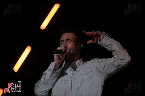 الأردنى عصام النجار يحيى الفاصل الأول لحفل Maroon 5 أمام الأهرامات (22)