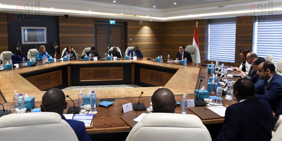 رئيس الوزراء يلتقي مفوض الاتحاد الأفريقي للشئون الاقتصادية (3)