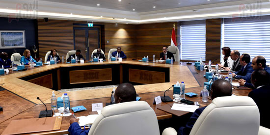رئيس الوزراء يلتقي مفوض الاتحاد الأفريقي للشئون الاقتصادية (5)