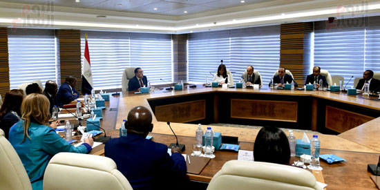 رئيس الوزراء يلتقي مفوض الاتحاد الأفريقي للشئون الاقتصادية (1)