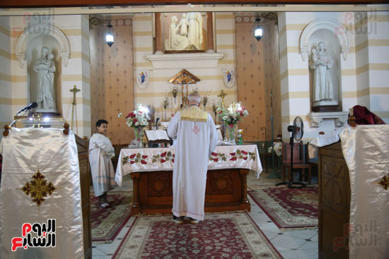 كنيسة العائلة المقدسة للأقباط الكاثوليك بالمطرية (8)