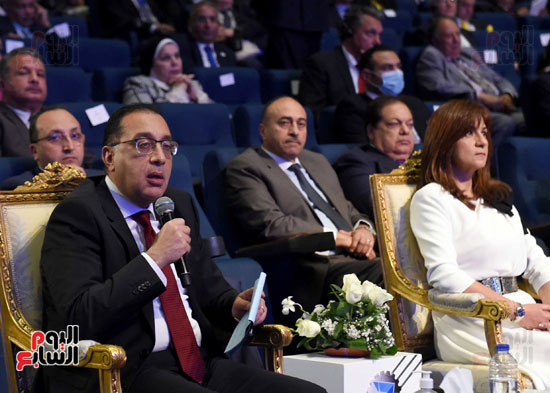 تعقيب رئيس الوزراء خلال مؤتمر مصر تستطيع للصناعة (10)