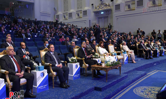 تعقيب رئيس الوزراء خلال مؤتمر مصر تستطيع للصناعة (12)