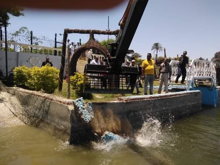 إزالة 7 تعديات على النيل بسوهاج
