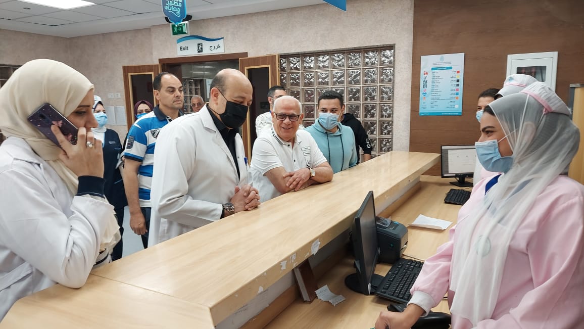 محافظ بورسعيد يزور مستشفى النصر التخصصي  (1)