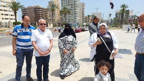 محافظ بورسعيد يتفقد ساحة الشهداء ويقدم التهنئة للمواطنين بعيد الفطر (1)