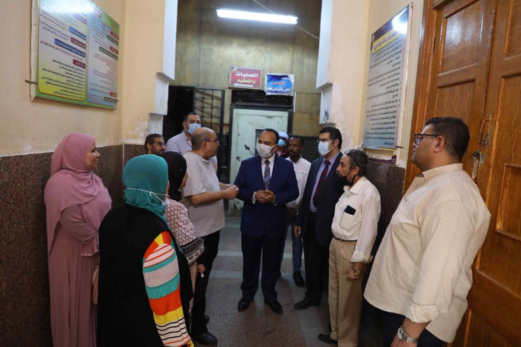 نائب محافظ المنيا يتفقد مستشفى المنيا العام ومصر الحرة (3)