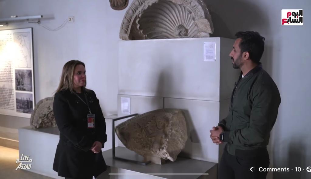 الزميل محمد أسعد والاستاذة هيام رشدي داخل المتحف القبطى (1)