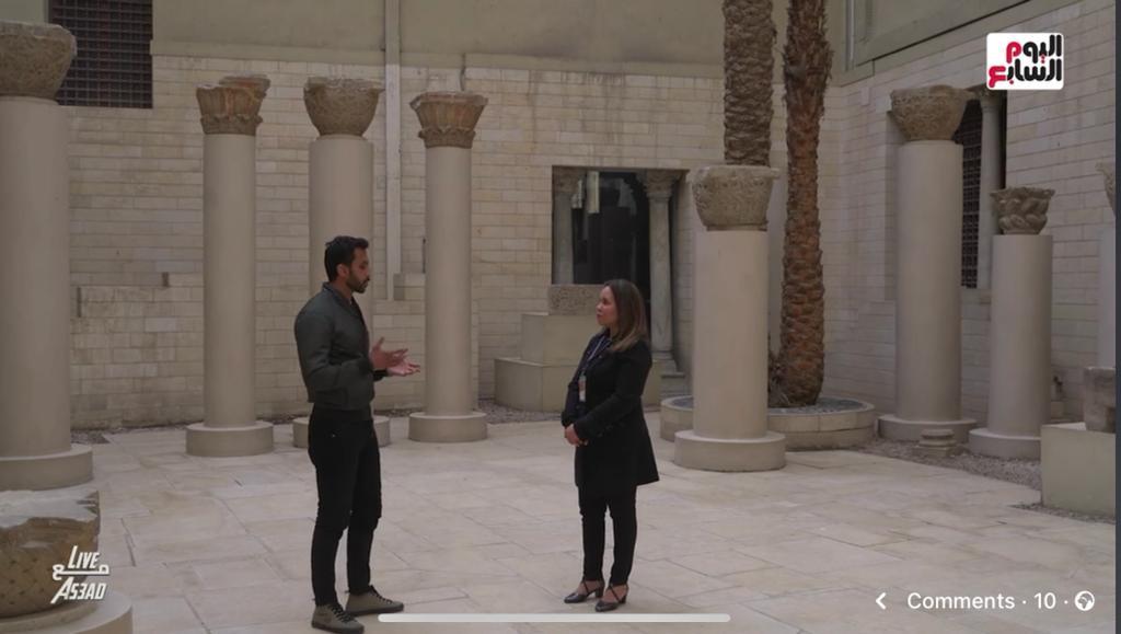 الزميل محمد أسعد والاستاذة هيام رشدي داخل المتحف القبطى (5)