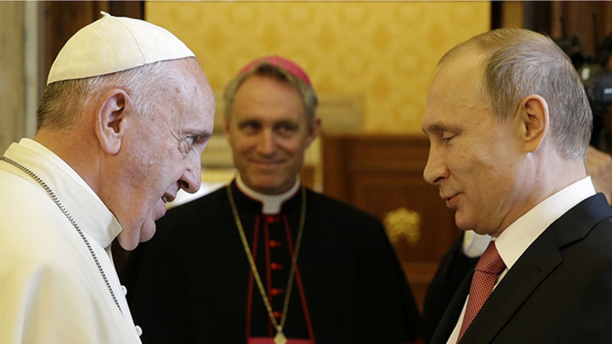 بوتين وبابا الفاتيكان فى لقاء سابق