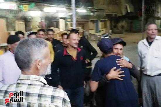 أسر-الصيادون-يستقبلون-ذويهم-عقب-عودتهم--(9)