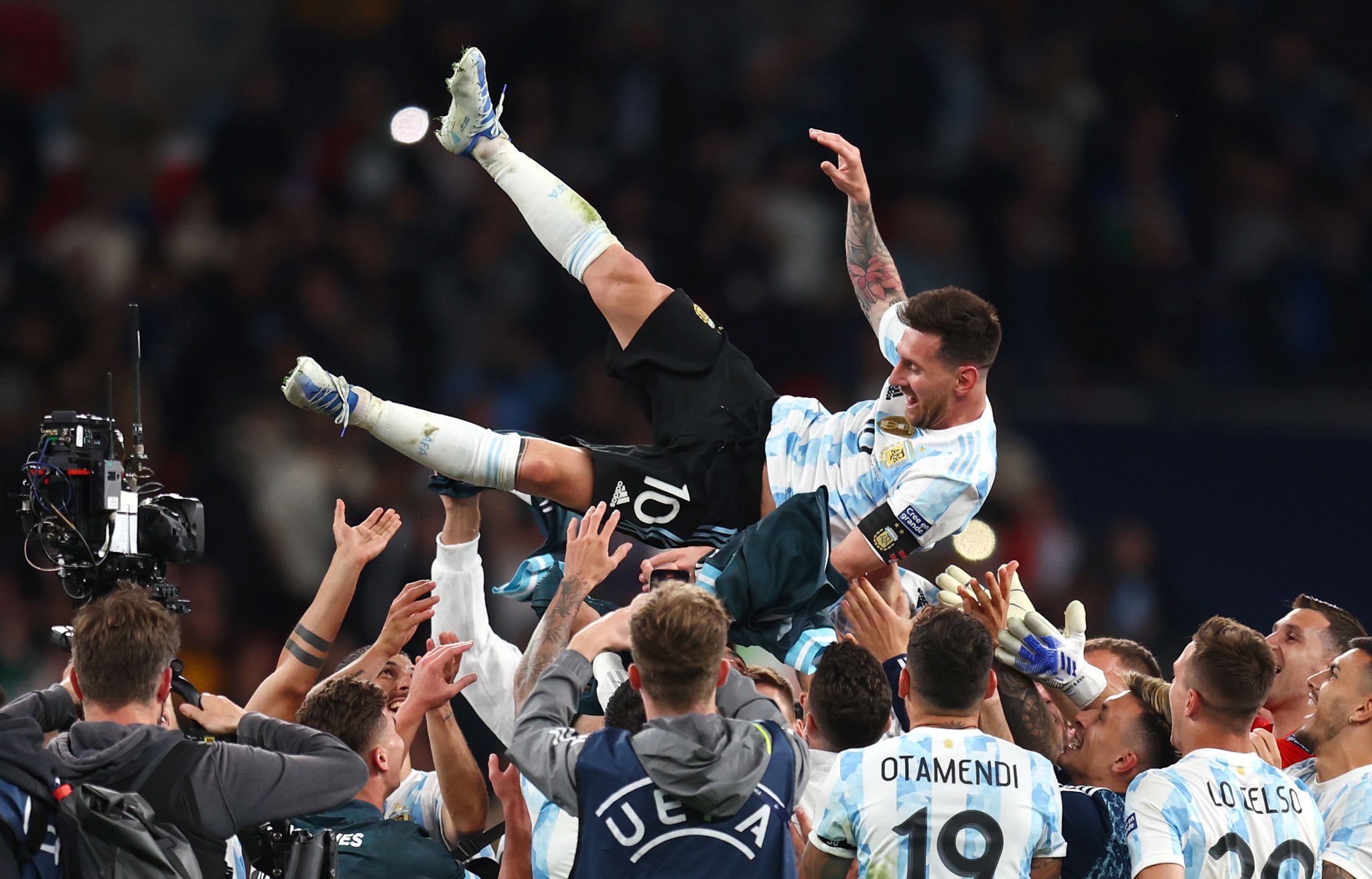 منتخب الأرجنتي يتوج بلقب كأس الأبطال (8)