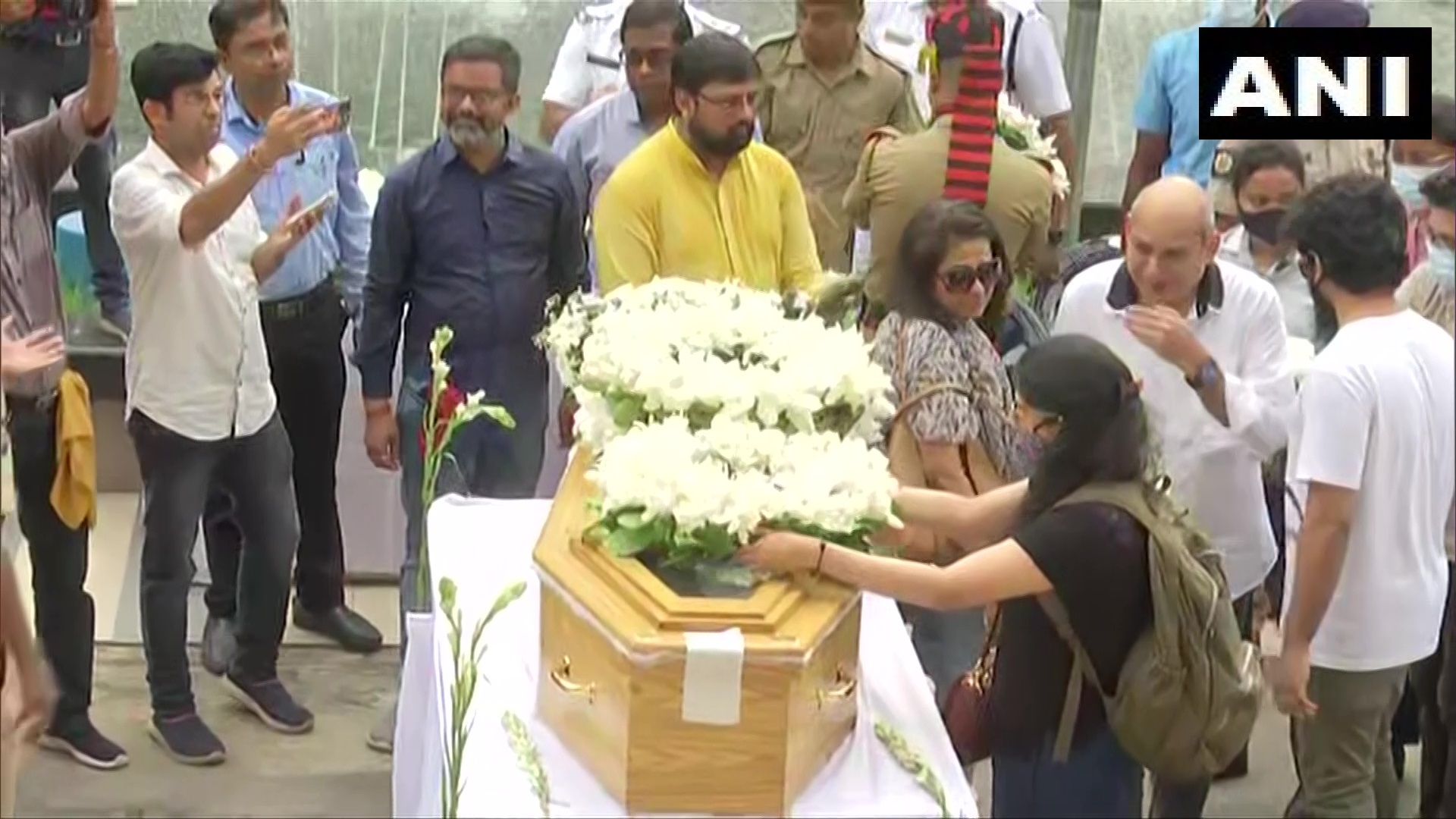  تشيع جثمان كريشناكومار كوناث في كالكوتا بالهند
