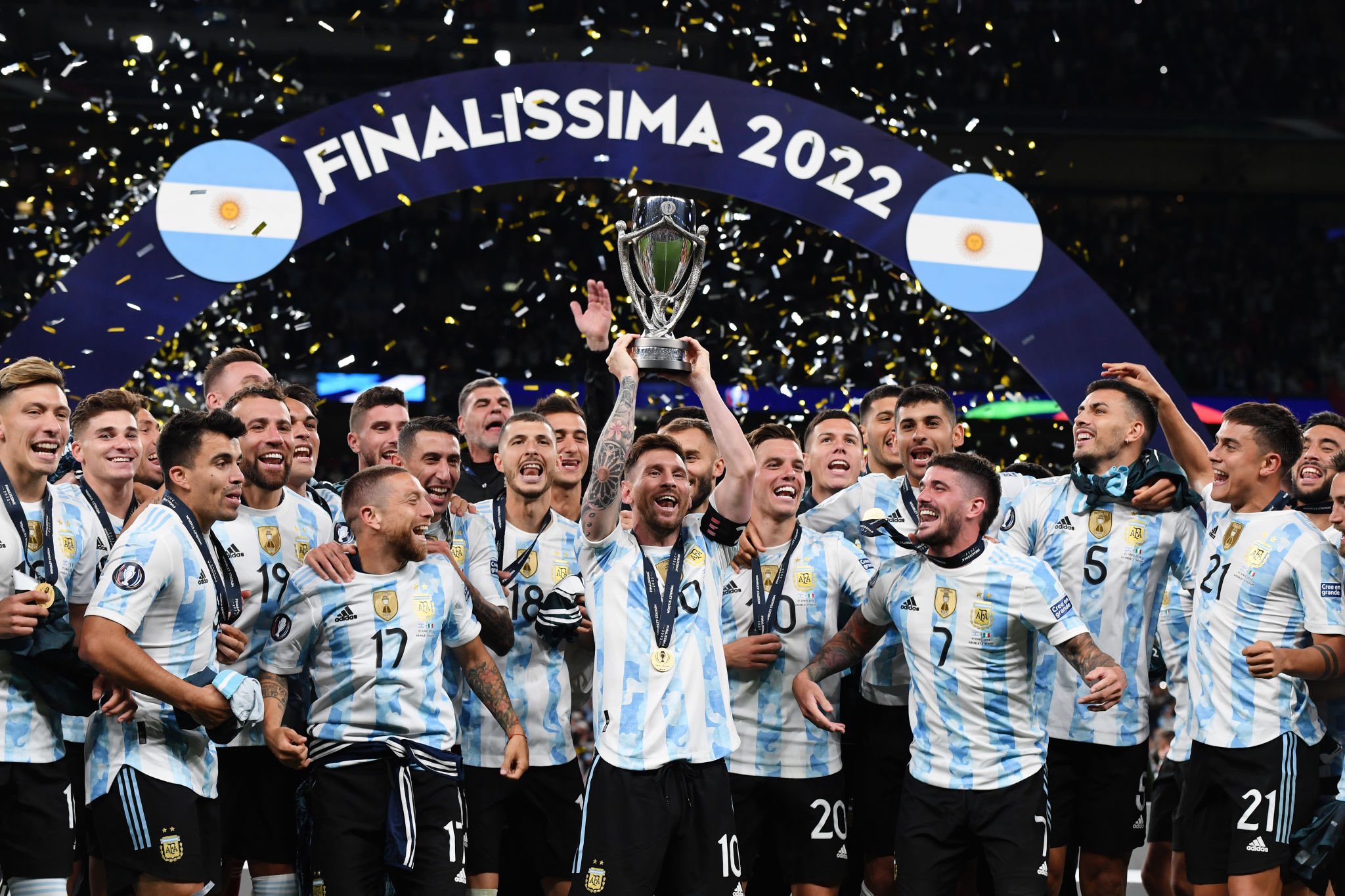 منتخب الأرجنتي يتوج بلقب كأس الأبطال (11)