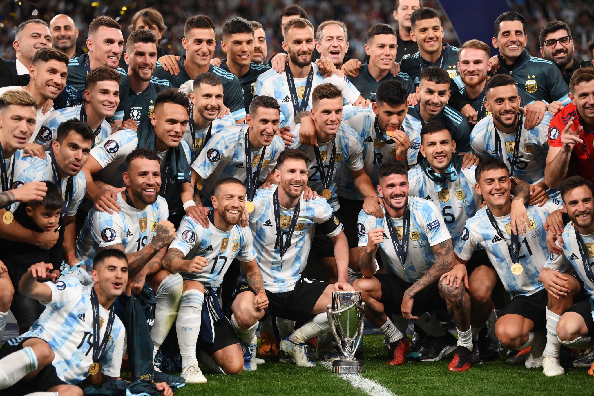 منتخب الأرجنتي يتوج بلقب كأس الأبطال (10)