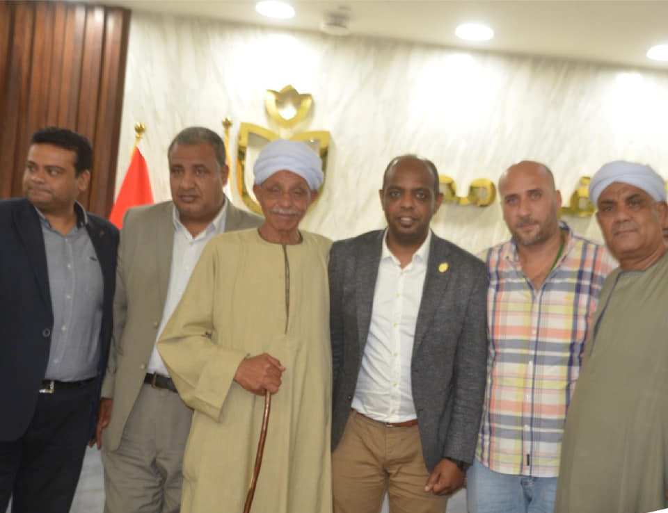 الرعاية الصحية تعقد لقاء مع ممثلى المجتمع المدنى فى مدينة إسنا (5)