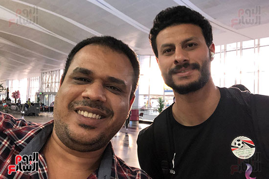 بعثة-المنتخب-تصل--مطار-القاهرة-استعدادا-للسفر-الي-كوريا-الجنوبية--(1)