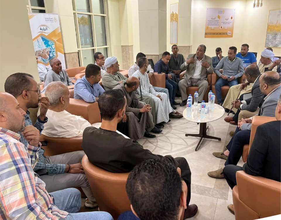 الرعاية الصحية تعقد لقاء مع ممثلى المجتمع المدنى فى مدينة إسنا (3)