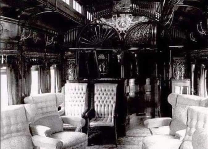صورة قديمة لقطار الملك فاروق