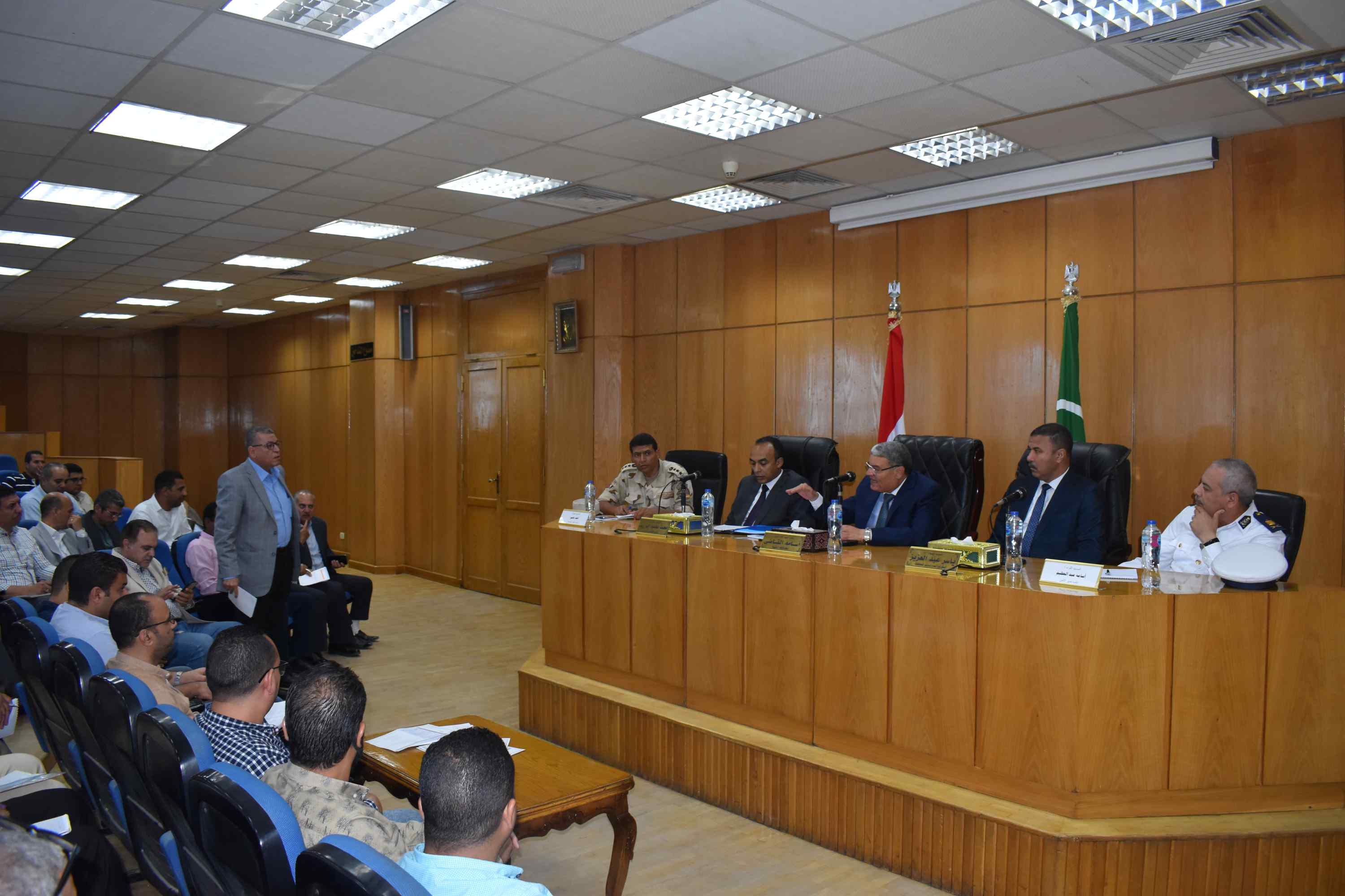 اجتماع محافظ المنيا لمتابعة ملف ازالة التعديات على الاراضى الزراعية (10)