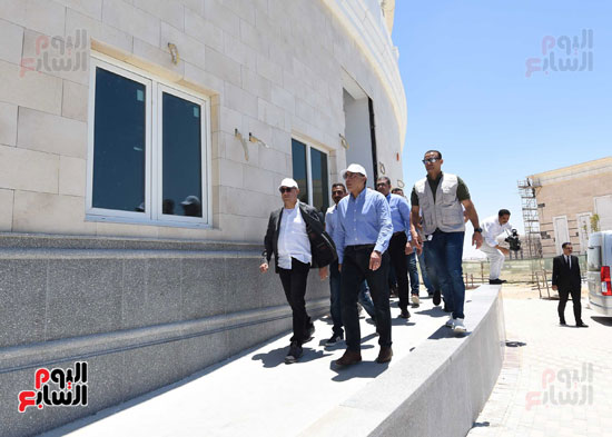 رئيس الوزراء يتفقد مدينة الثقافة والفنون بالعلمين الجديدة  (11)